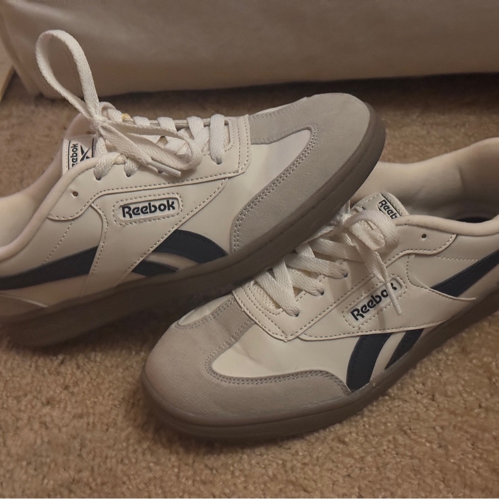Reebok Men's White and Navy Sneakers